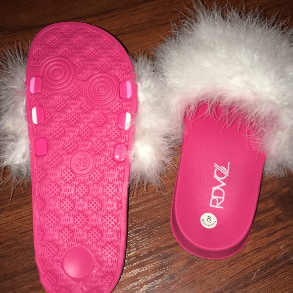 Fur Slippers💕 - Picture 4 of 4