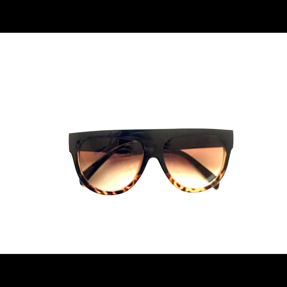 FLAT TOP SUNGLASSES