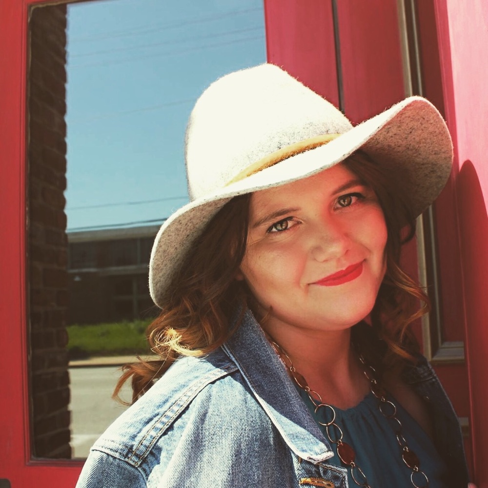 Meet your Posher, Adrianna