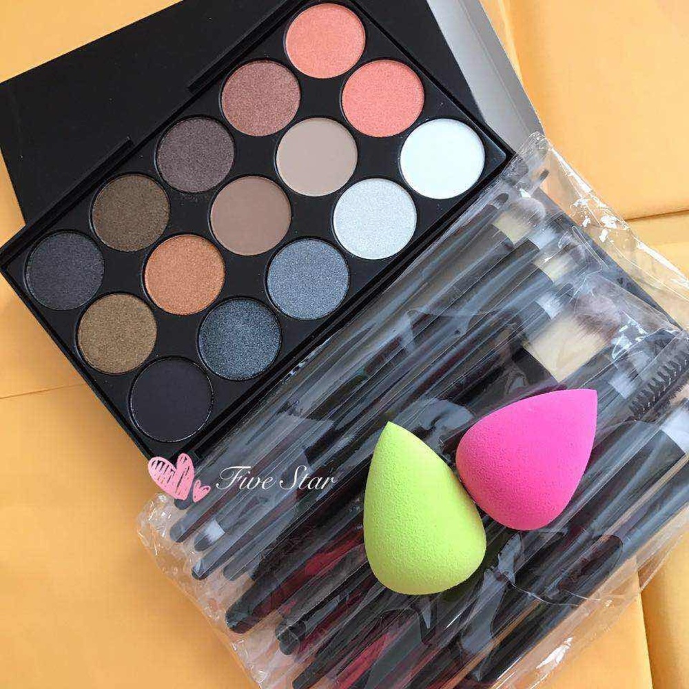 ❤️💕20pcs brushes + 1 eyeshadow palette+2 sponges
