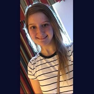 Meet your Posher, Danielle