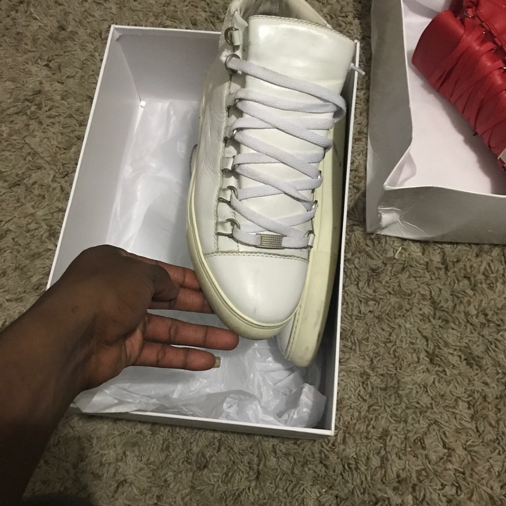 Balenciaga - Picture 2 of 2