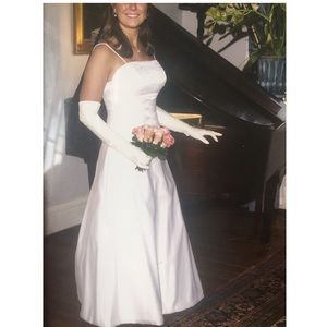 Wedding dress (fits size 6, 8, or 10)