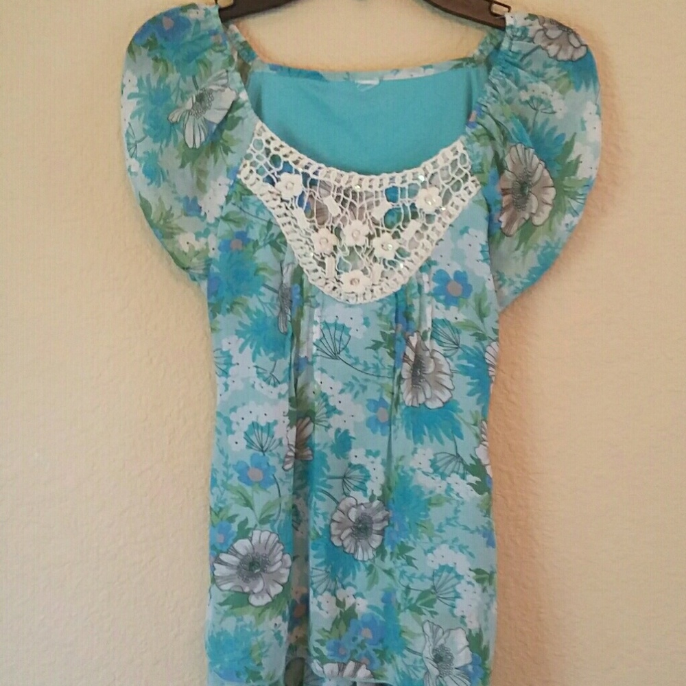 Girl's blouse size M