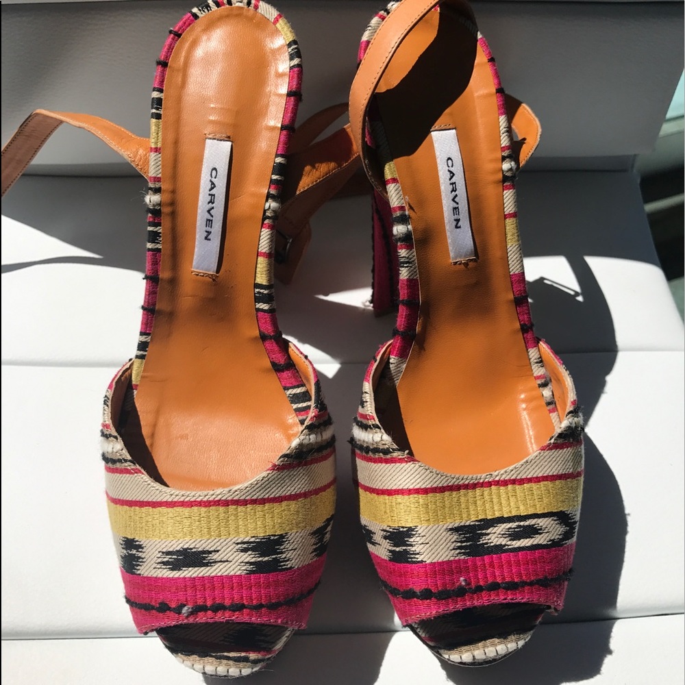 Carven platform