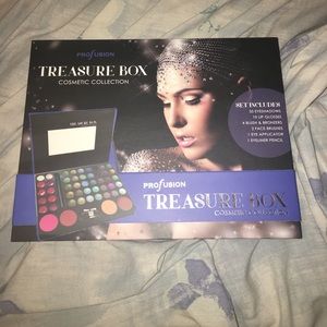 Cosmetic box