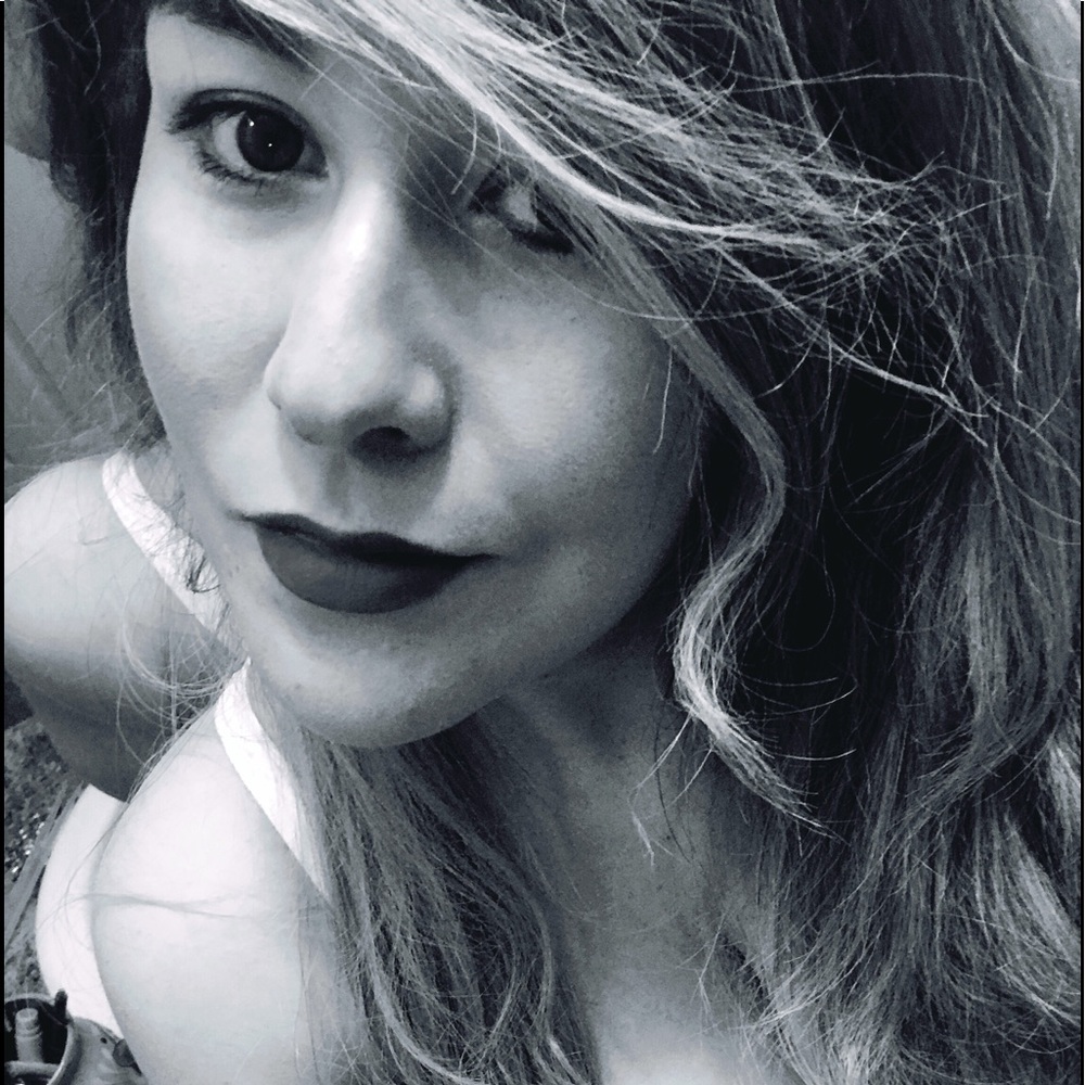 Meet your Posher, Cintia