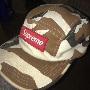 Duck camo red box logo hat - 100% authentic