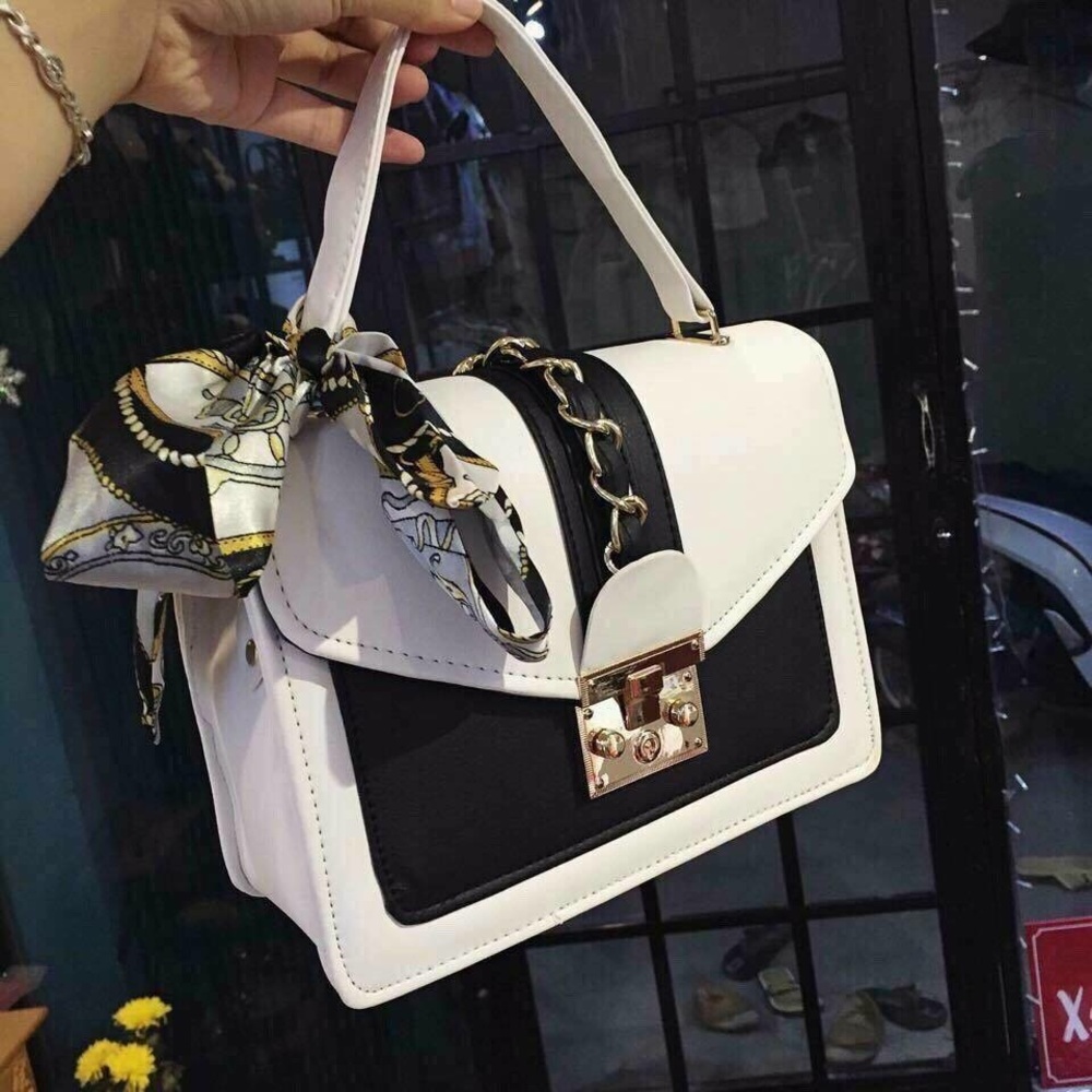 Imported handbags - Picture 4 of 4