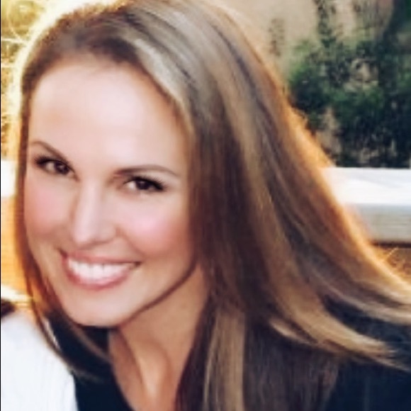 Meet your Posher, Stacy - Picture 2 of 2