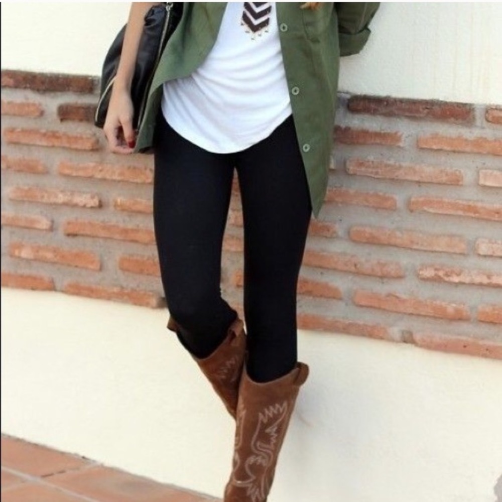 Boutique Fleece lined leggings. More colors. - Picture 3 of 8