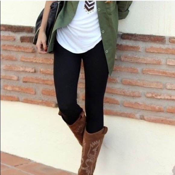 Boutique Fleece lined leggings. More colors. - Picture 3 of 8