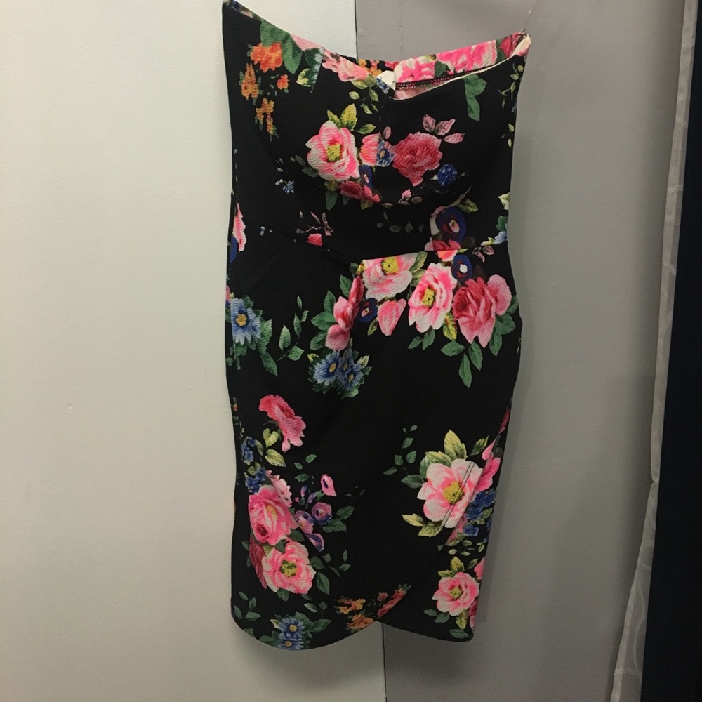 Black bright floral sweetheart dress