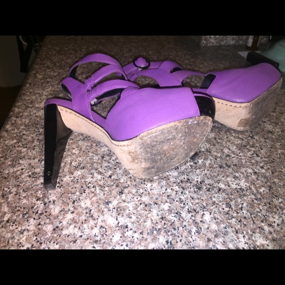 Alice & Olivia Purple Heels - Picture 4 of 7