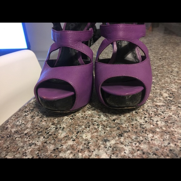 Alice & Olivia Purple Heels - Picture 5 of 7
