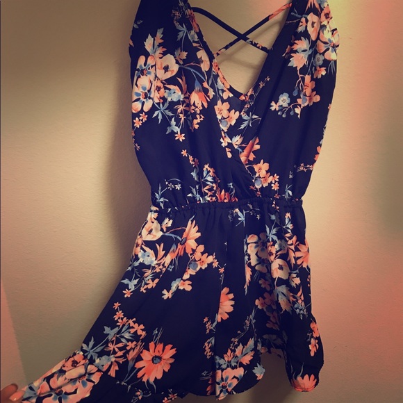 Fashion nova romper - Picture 1 of 3