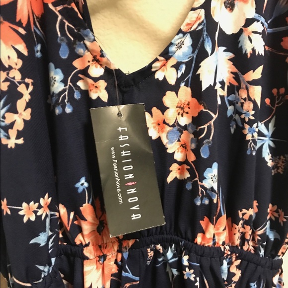 Fashion nova romper - Picture 3 of 3