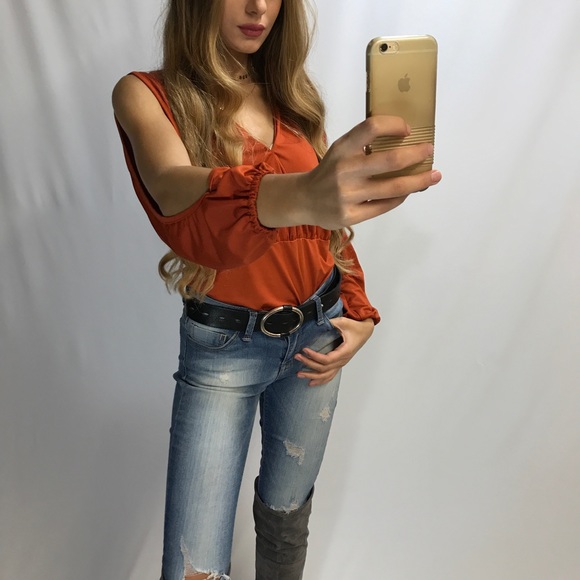 Solddd Outtt - Picture 3 of 3