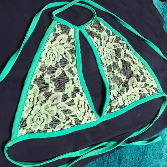 Key hole cut out Halter - Picture 1 of 3