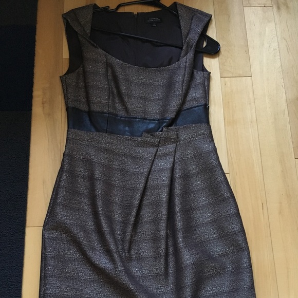 Tahari brown dress with sheen - Picture 5 of 6