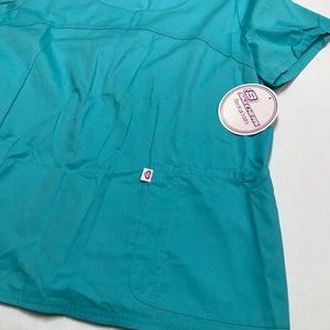Women's Skechers Scoop Neck Scrub Top. NWT XL