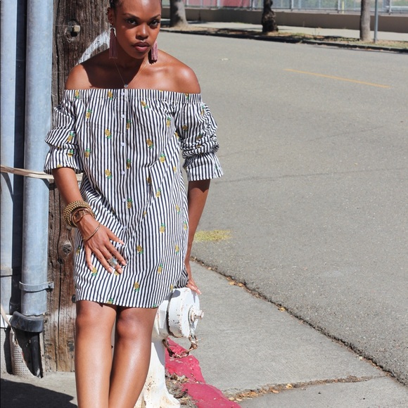 ❌SOLD❌OFF THE SHOULDER STRIPED PINEAPPLE DRESS!!! - Picture 4 of 5