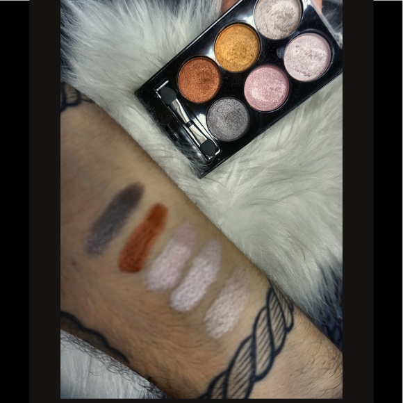 Shimmer Shadow Collection - Picture 5 of 5