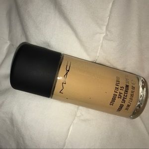 MAC studio fix foundation