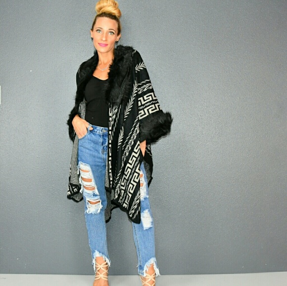 GORGEOUS PONCHO/SHRUG 💋LAST 1💋 - Picture 2 of 4