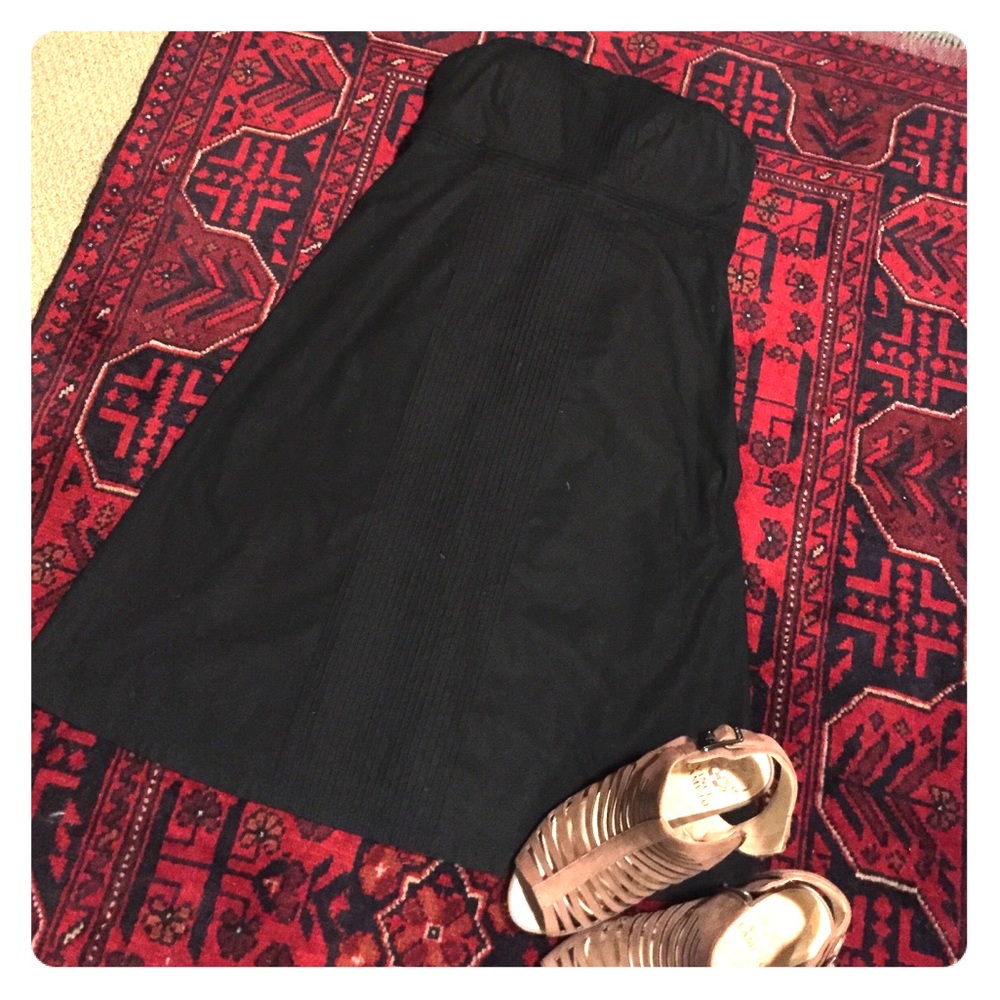 Gap black strapless dress