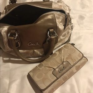 Coach purse and wallet