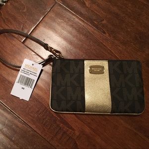 Micheal Kors Wristlet