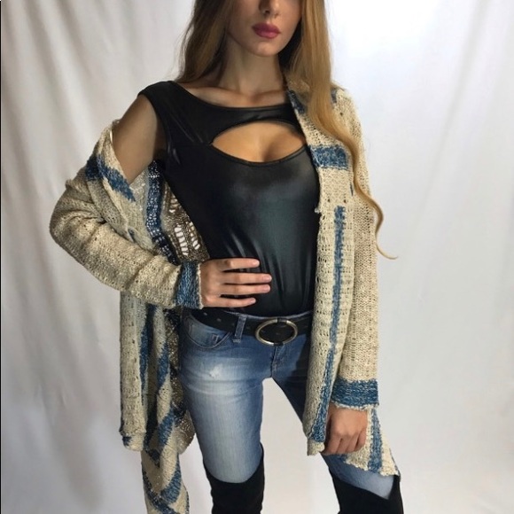 Solddd Outtt - Picture 2 of 4