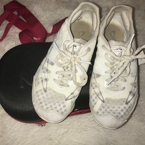 nfinity cheer shoes