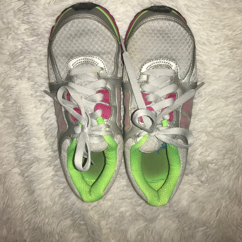 nike running tennis shoes