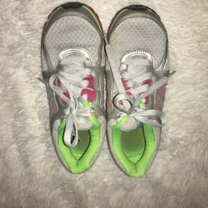 nike running tennis shoes