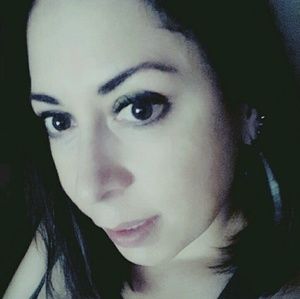 Meet your Posher, Ana