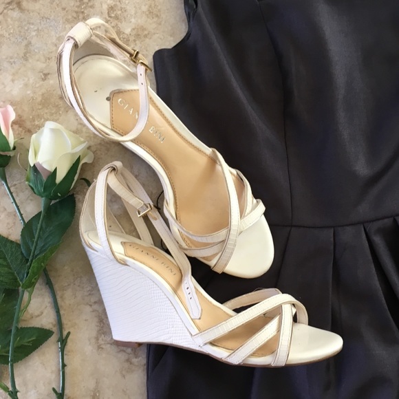 Gianni Bini Shoes - Gianni Bini Cream Wedges Sandal size 8 EUC