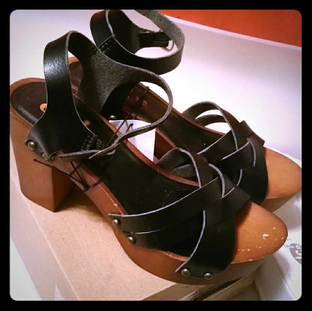 Black heeled sandals