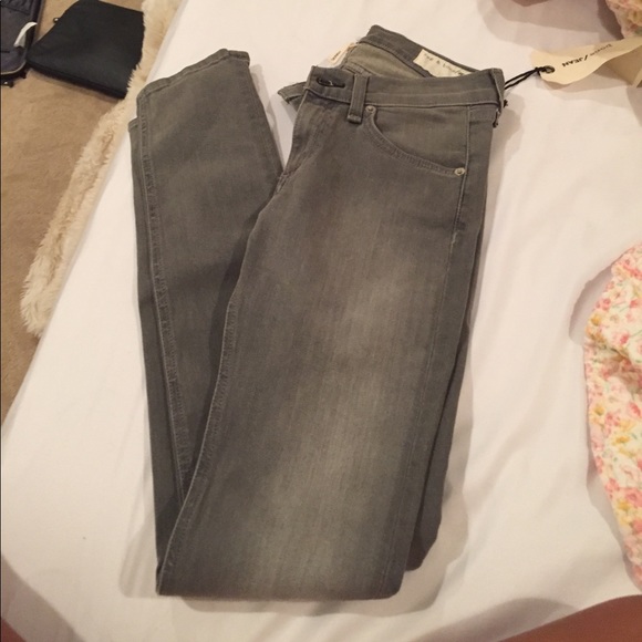 BRAND NEW rag & bone jeans - Picture 3 of 4
