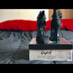 Pointed Toe Caged Ankle Strap Pumps💁🏻💁🏻💁🏻