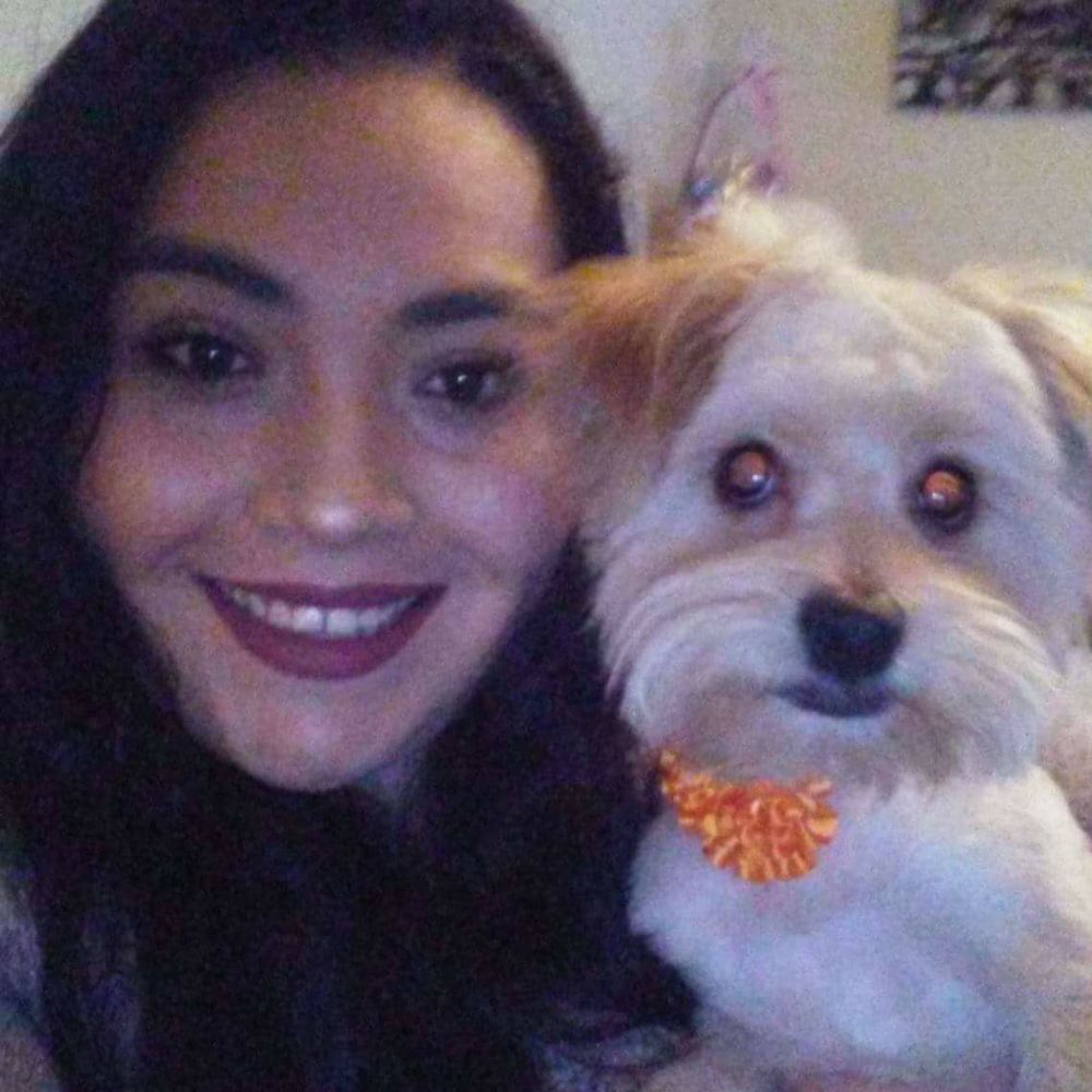 Meet your Posher, Claudia