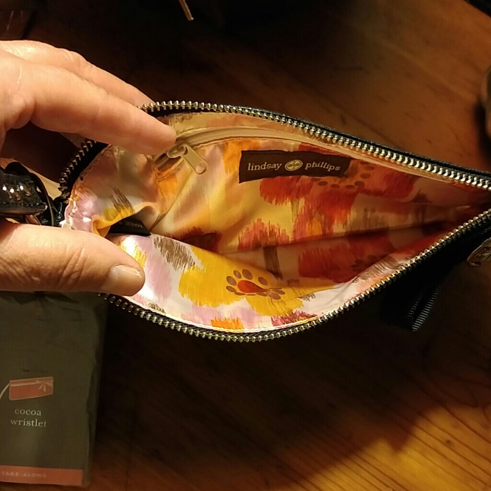 2 Wristlets - Picture 5 of 6