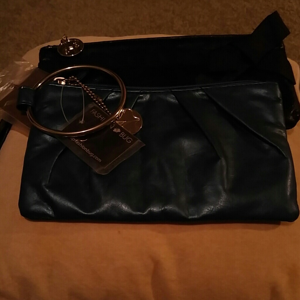 2 Wristlets - Picture 2 of 6