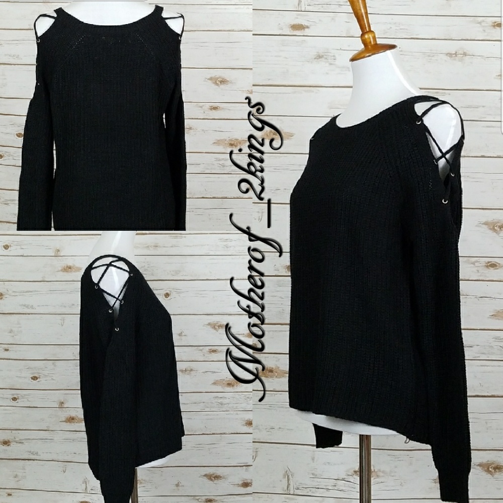 💥LAST ONE💥♠BLACK CAGED SHOULDER SWEATER - Picture 3 of 5