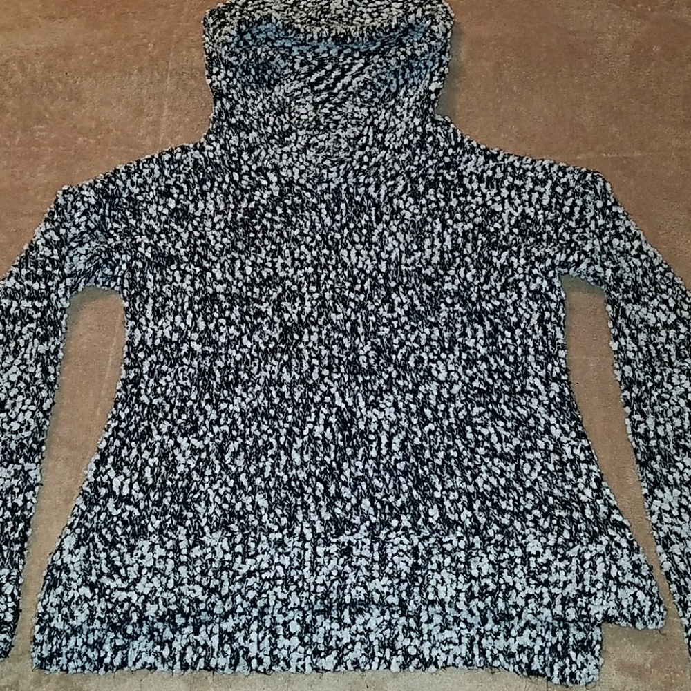 Hollister knit sweater