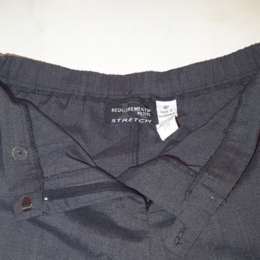 Dress pants size 4 petite - Picture 3 of 4