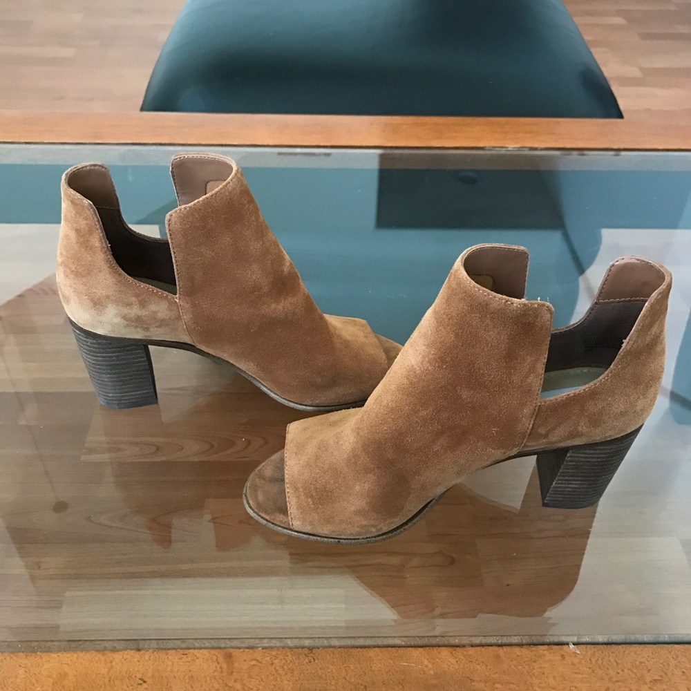 Steve Madden Size 6/6.5 Cutout Nello Ankle Boots