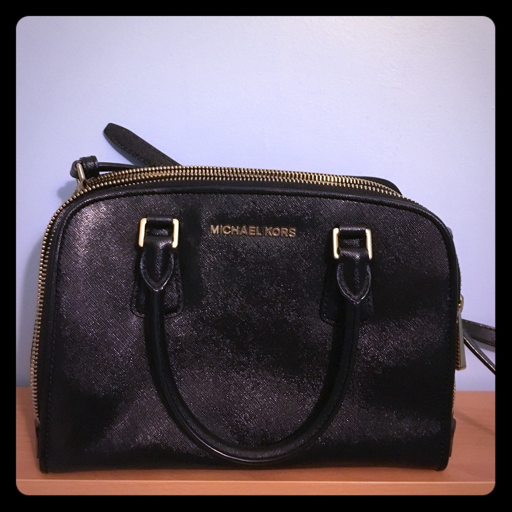 MichAel Kors medium size bag! Perfect conditon!