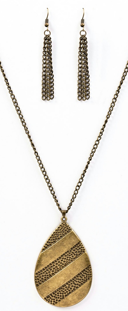 Gorgeous rustic brass medallion necklace w/earring